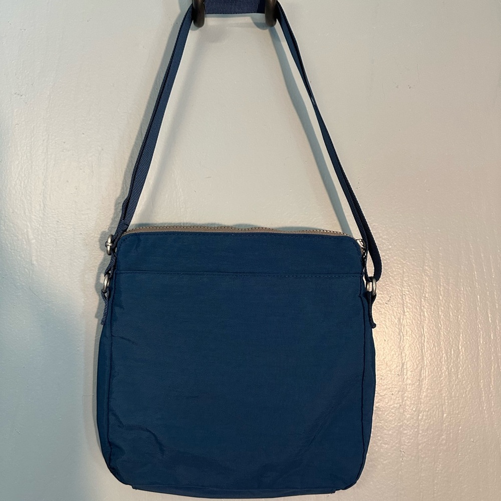 Baggallini blue crossbody bag, EUC - Picture 3 of 7